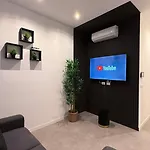 Cr